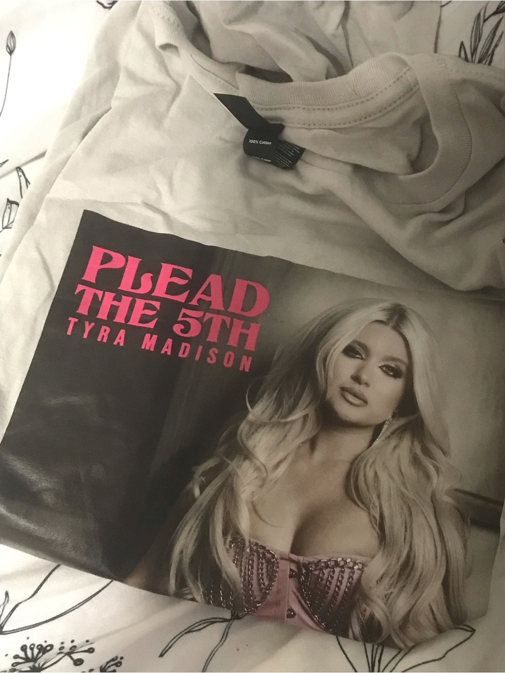 PleasThe 5th Short Sleeve Graphic Tee - Light Gray with Pink Print